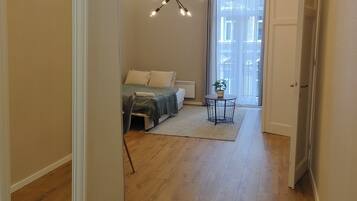 2 bedrooms, desk, iron/ironing board, free WiFi