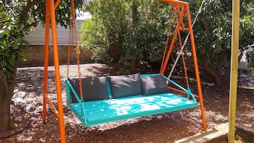 Tempat bermain anak - outdoor