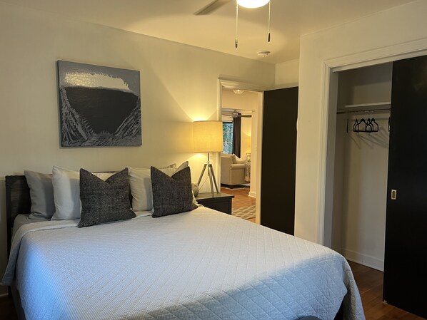 2 bedrooms, desk, iron/ironing board, free WiFi