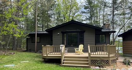 Cozy cottage on Bearskin Lake!