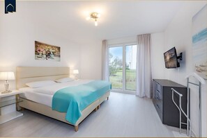 2 bedrooms, desk, WiFi - Ferienwohnung Haff Idyll - Hochwertiges Appartement in Ruhiger Lage, mit Terrasse,kostenfreier Sauna (Zirchow)