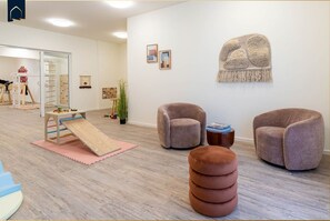 Unclassified image, 2 of 59, button