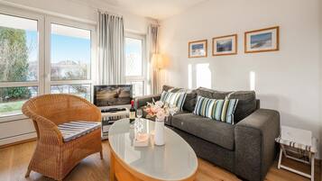 Fernseher, DVD-Player, Stereoanlage