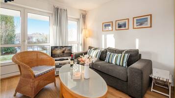 Fernseher, DVD-Player, Stereoanlage