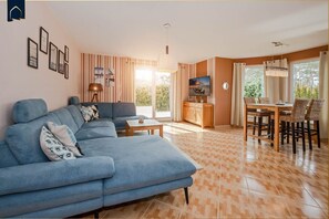 TV, stereo - Apartment Strandläufer - Traumhafte Ferienwohnung Strandläufer für Familien in Ahlbeck (Heringsdorf)