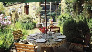 Unclassified image, 5 of 13, button - Wonderful Picturesque Countryside Cottage (Broughton)