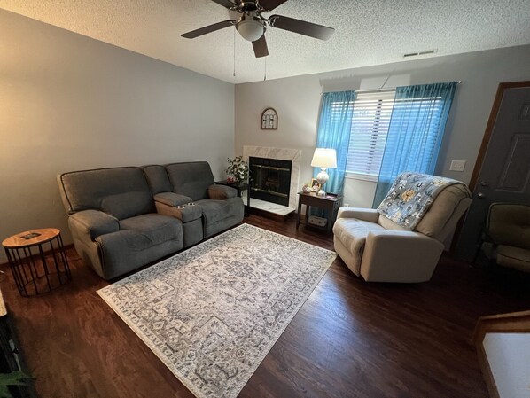 Living area - Serene space close to everything (Fairfield)