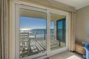 Interior - Tidemaster 601 - Oceanfront Corner Unit - Walk to Main Street (North Myrtle Beach)