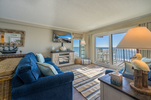 TV, books - Tidemaster 601 - Oceanfront Corner Unit - Walk to Main Street (North Myrtle Beach)