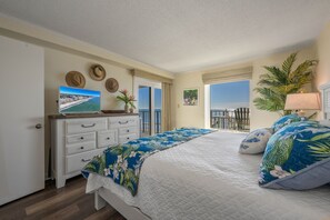 3 bedrooms, WiFi, bed sheets - Tidemaster 601 - Oceanfront Corner Unit - Walk to Main Street (North Myrtle Beach)