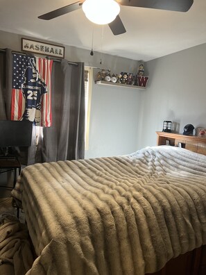 4 slaapkamers, een strijkplank/strijkijzer, wifi, beddengoed