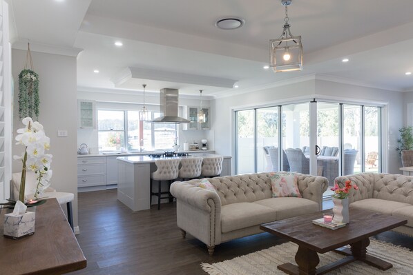 TV connectée, cheminée