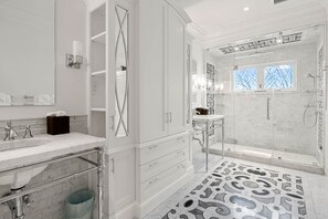Shower, towels