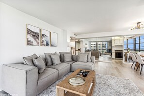 TV - Seaview on Marco, beachfront 2 bed/2 bath unit with amazing views from each room (Marco Island)