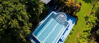  Peaceful place with 5 rooms Swimming pool  equipped kitchen  secured gated