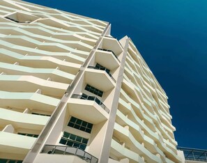 Unclassified image, 5 of 36, button - Tropical Vibe Studio Condo Unit w/ Full T&B, Kitchen & Balcony w/ Great Views! (Quezon City)