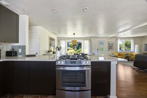 茶具/咖啡用具、冰箱、微波炉、烤箱