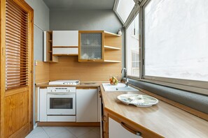 Microondas, horno, parrilla de estufa y lavavajillas 