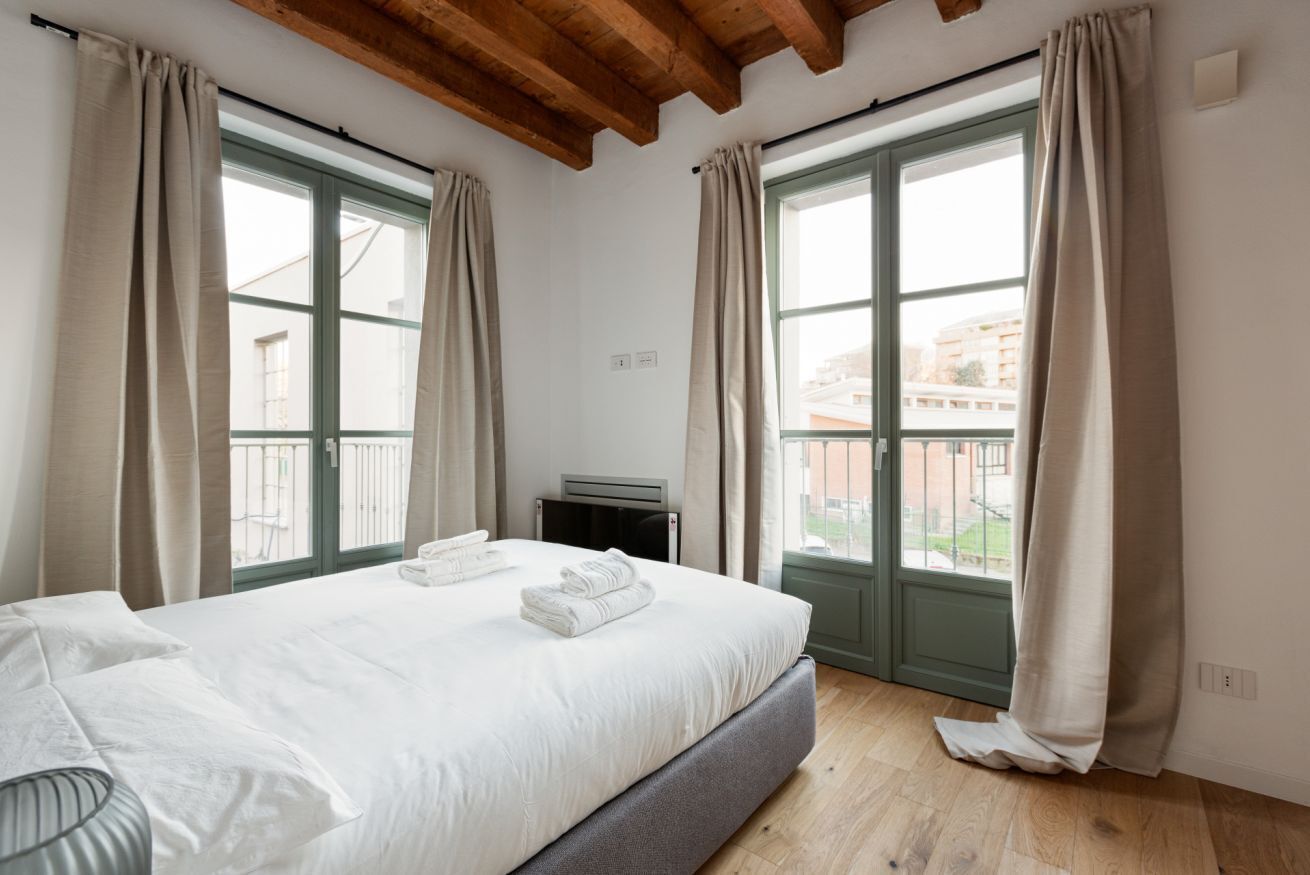 1 habitación, tabla de planchar con plancha, internet y ropa de cama 