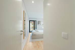1 habitación, tabla de planchar con plancha, internet y ropa de cama 