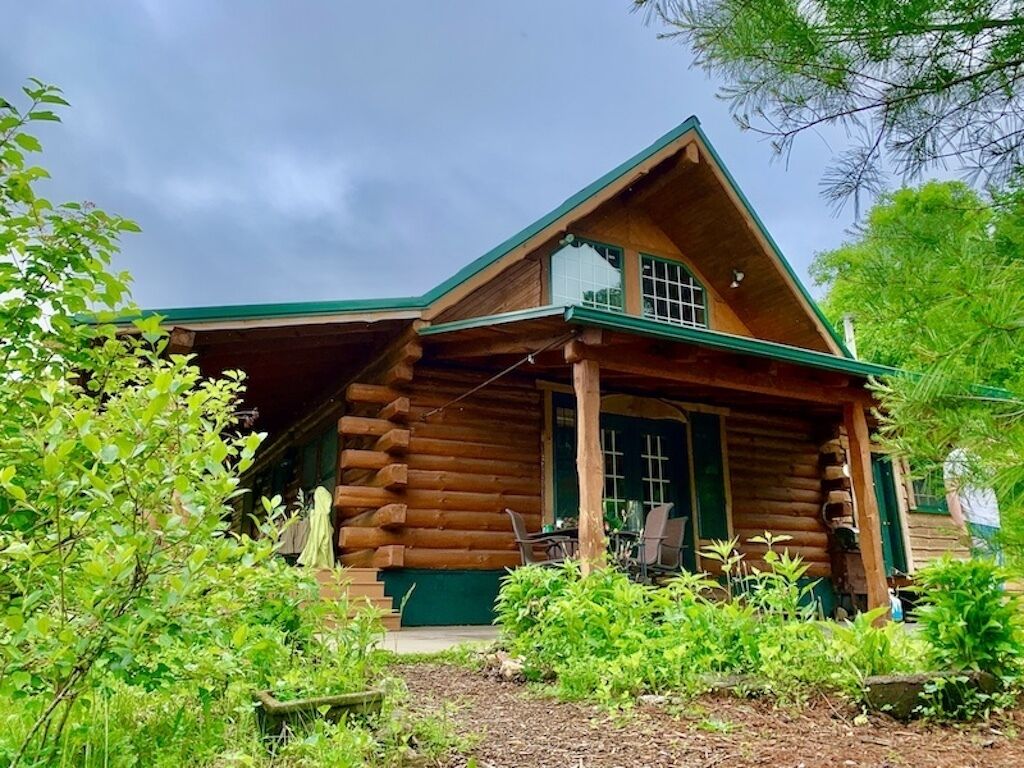 Hunters Hollow Lodge w/ Outdoor Hot Tub
