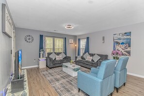 TV, books - BEAUTIFUL FAIRWAYS (Myrtle Beach)