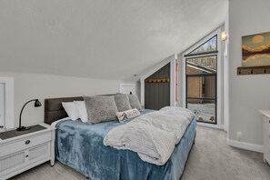 2 bedrooms, desk, iron/ironing board, travel cot