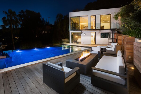 Pool - Hollywood dream home beautifully designed and completely automated smart home. (Los Angeles)