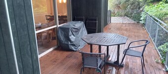 Holiday house on 1 acre of native bush a few minutes walk to lake Brunner