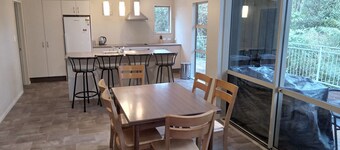 Holiday house on 1 acre of native bush a few minutes walk to lake Brunner