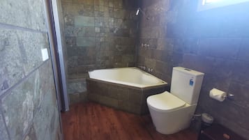 Executive King Spa | Bathroom | Shower, rainfall showerhead, designer toiletries, hair dryer
