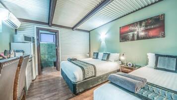 1 bedroom, Egyptian cotton sheets, premium bedding, pillowtop beds