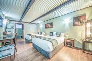 ملاءات من القطن المصري وأغطية فراش متميزة وأسرّة بطبقة علوية مريحة