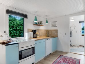 Fridge, dishwasher, cookware/dishes/utensils