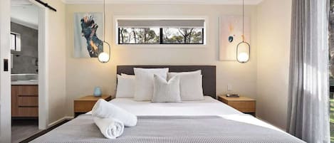 4 chambres, fer et planche à repasser, Wi-Fi, draps fournis