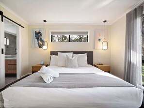 4 chambres, fer et planche à repasser, Wi-Fi, literie fournie