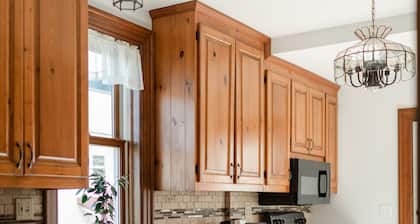 Cozy and Spacious home with indoor HOT TUB - perfect for the whole family!