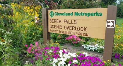 3BR 1Bath | Fully Fenced Yard with Garage