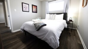 3 bedrooms, desk, iron/ironing board, travel crib