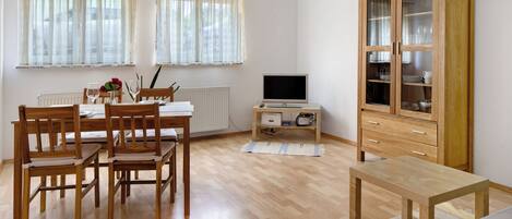 Télévision, chaîne hi-fi