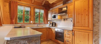 Holiday Home 'HexenhÀuschen' with Mountain View, Private Terrace and Wi-Fi