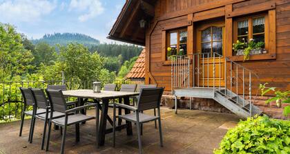 Ferienhaus 'Hexenhäuschen' mit Bergblick, privater Terrasse und WLAN
