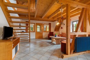 TV, table tennis, stereo