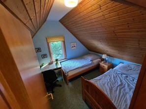 2 slaapkamers, een strijkplank/strijkijzer, gratis wifi, beddengoed