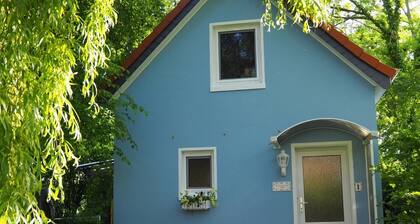 Ferienhaus "Lübs" mit Privatem Garten und WLAN