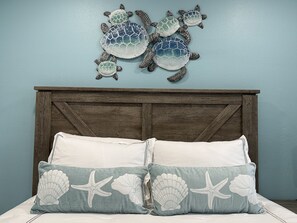 2 bedrooms, iron/ironing board, WiFi, bed sheets - Vacation Paradise with Waterfront (Tierra Verde)