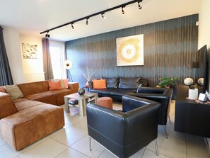 TV, fotballspill og bordtennis