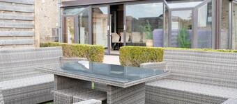 Beautiful villa with spa a stone's throw from the sea