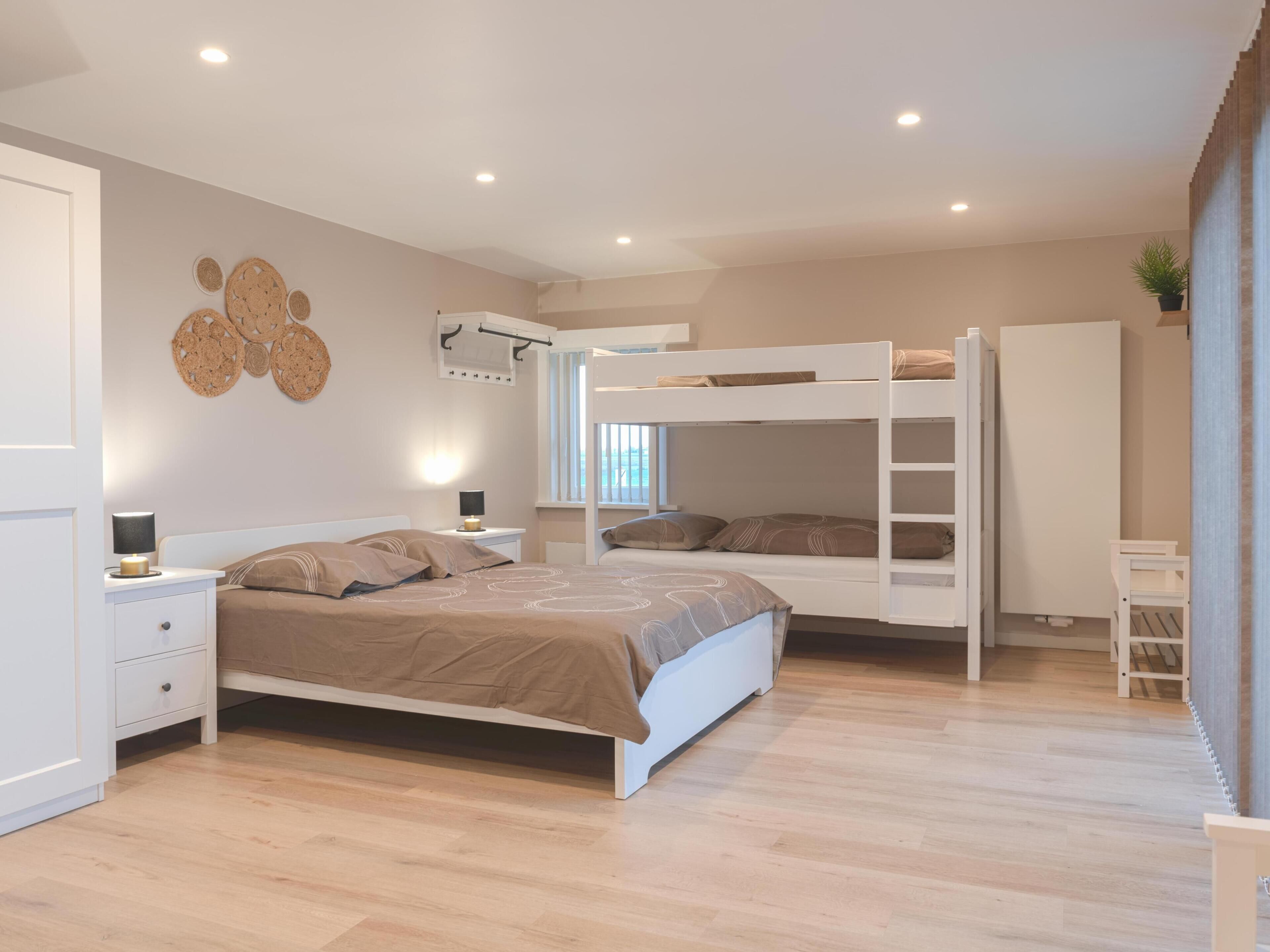 5 chambres, accès Internet