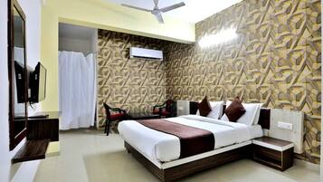 Deluxe Room | 1 bedroom, free WiFi